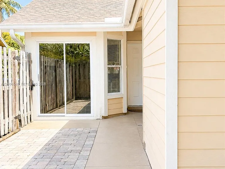 12686 Westhampton Cir #12686 — Photo 2