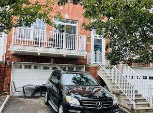24 Foxhound Ct, Jersey City, NJ 07305