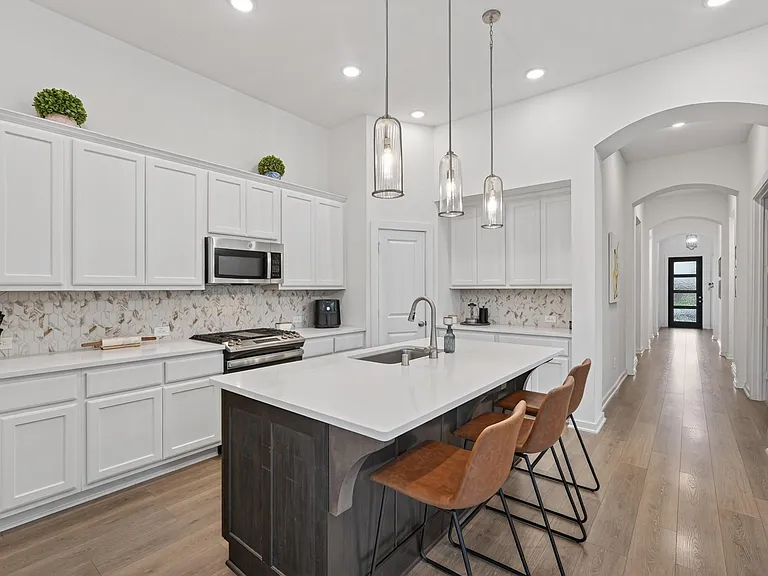 8145 Overland Grv — Photo 12
