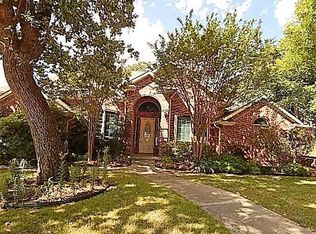 913 Bridle Path, Burleson, TX 76028