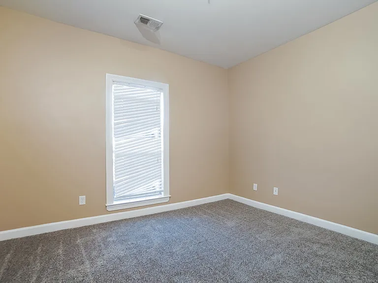 2733 Graystone Dr — Photo 17