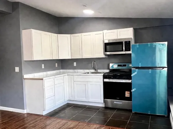 (undisclosed Address), West Islip, NY 11795