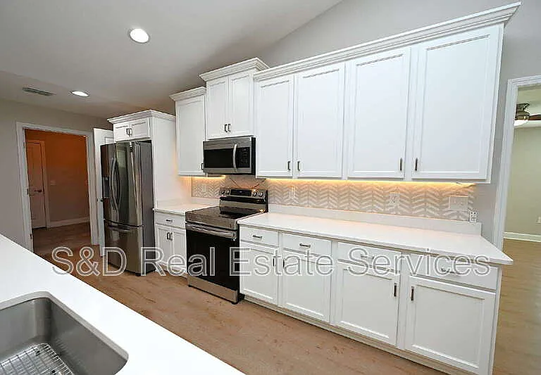 4435 Lake Hancock Rd — Photo 12