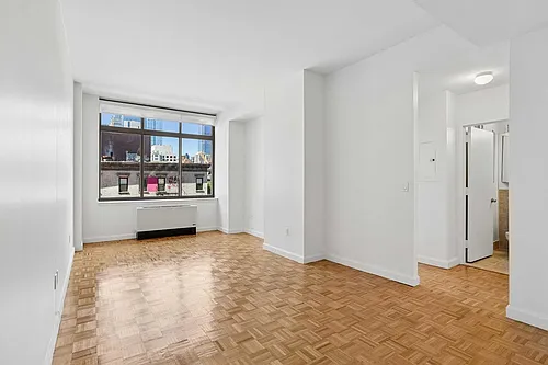 360 W 43rd St Photo 1 360 W 43rd St Photo 1