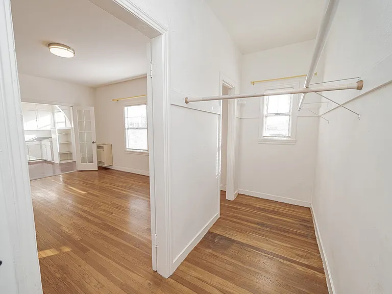 544 37th Street — Photo 12
