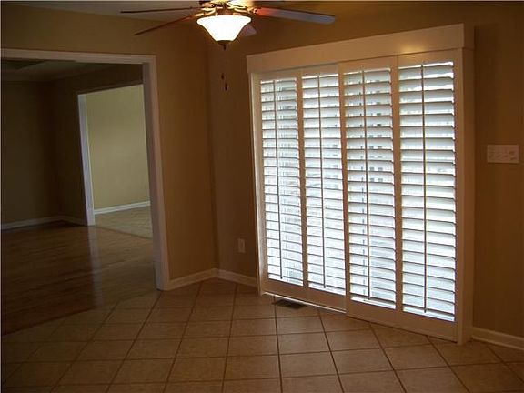 4th image of 242 Walbrook Dr