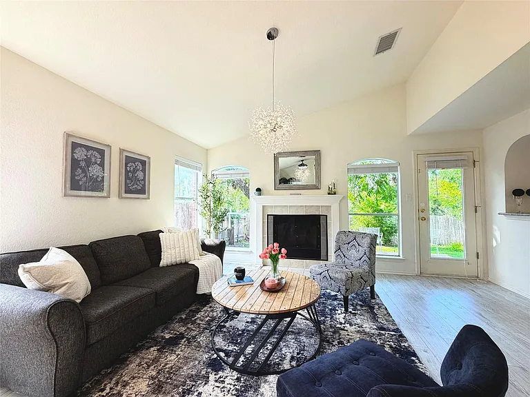 9802 Copper Creek Dr — Photo 10