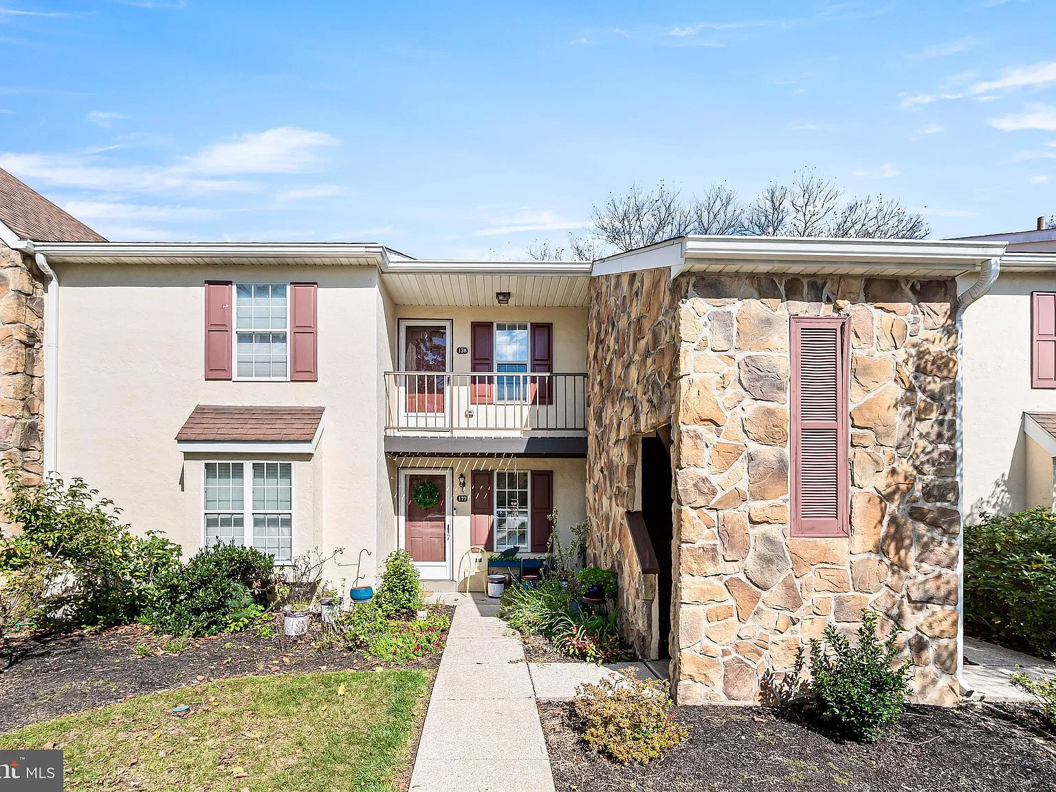 1 bed, 1.0 bath, 1146 sqft, $2,100 — Photo 1