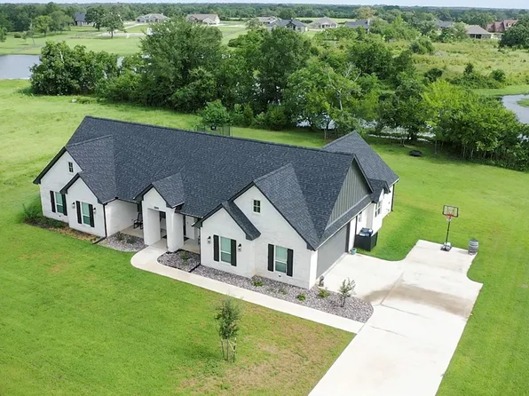 10104 Crown Point, Iola, TX 77861