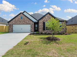 1817 Bugg St, Pea Ridge, AR 72751