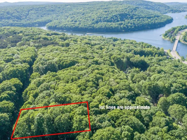 409 San Francisco St, Oakland, MD 21550