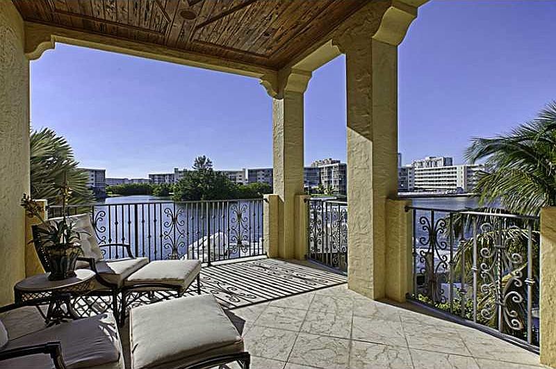1st image of 1524 Island Blvd