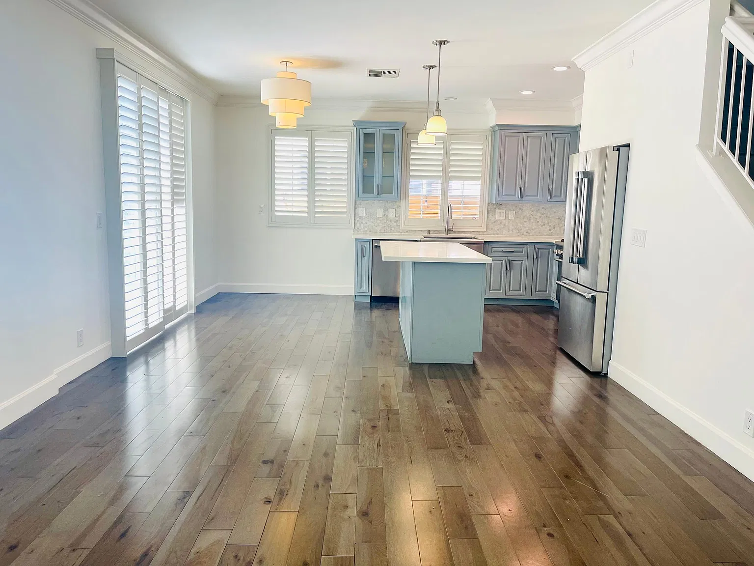 4 bed, 2.5 bath, 1627 sqft, $4,500 — Photo 3
