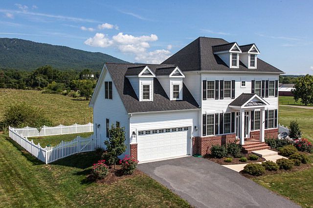 1st image of 581 Skyrock Ct