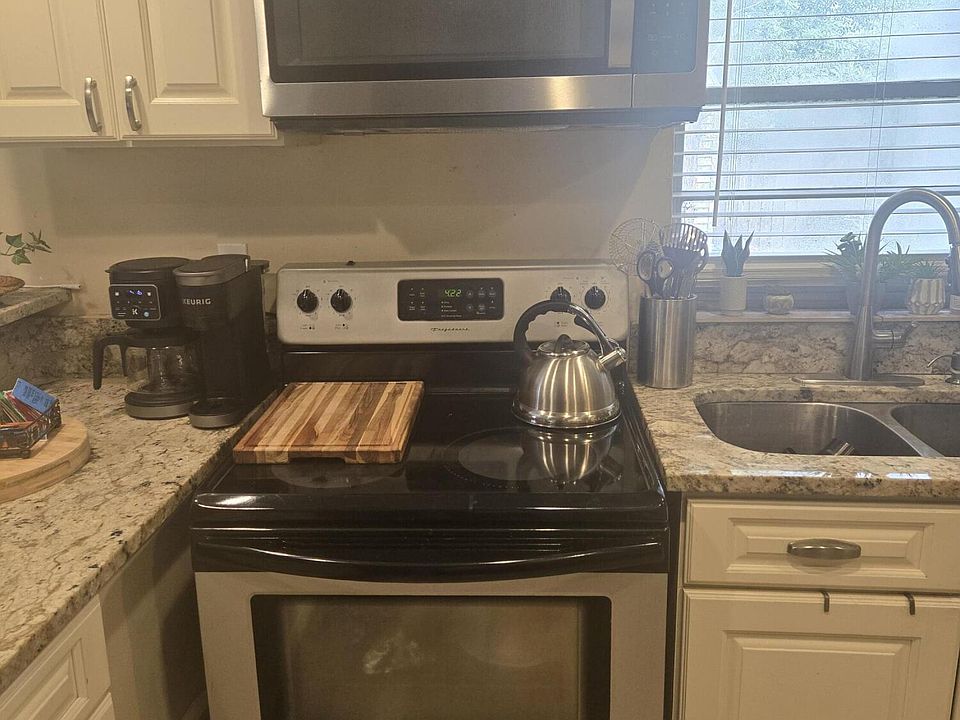 2nd image of 6215 WOODLAWN Court