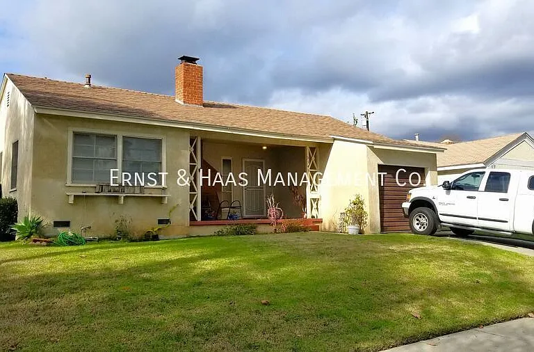 3149 N Los Coyotes Diagonal — Photo 1