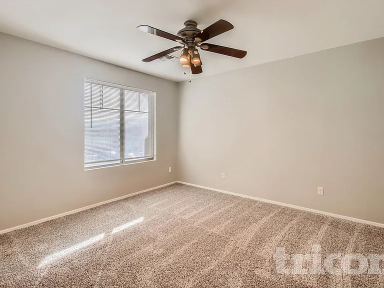 5030 W Glass Ln — Photo 16