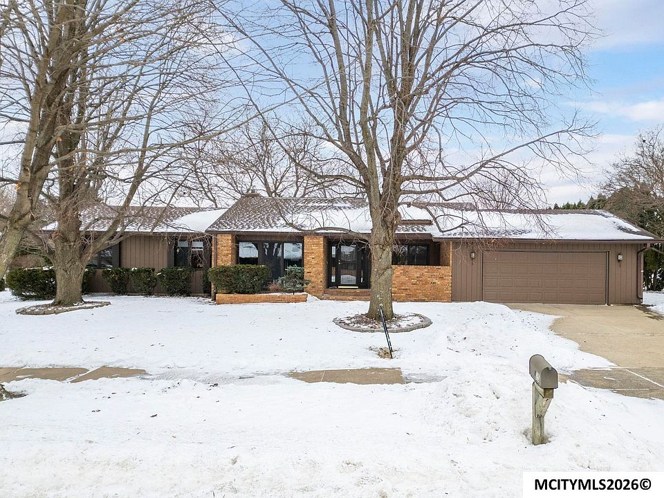 1st image of 925 Briarstone Dr