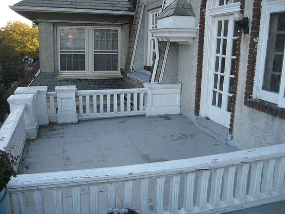 5th image of 10 S Boulevard APT 10