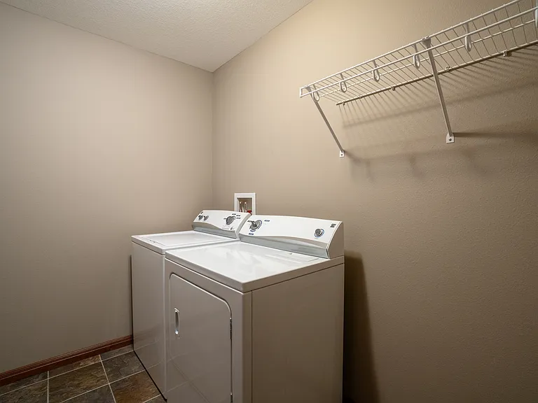 Willow Creek Townhomes — Photo 4