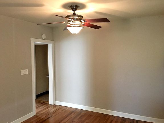 Dining room, hallway to bedrooms