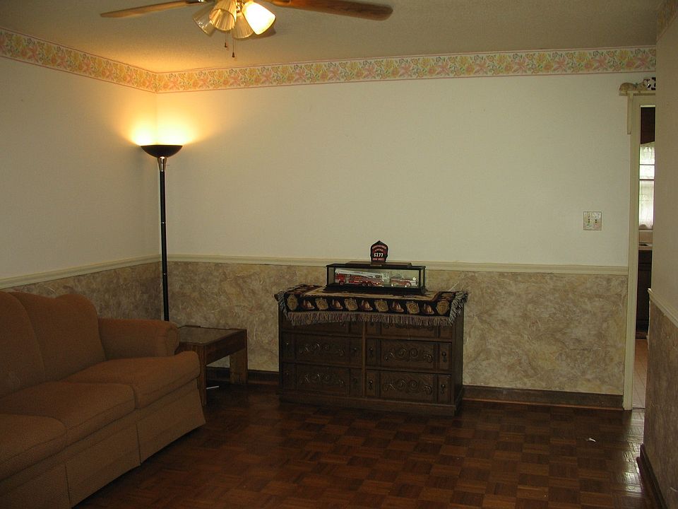 2nd image of 3140 Shue Rd