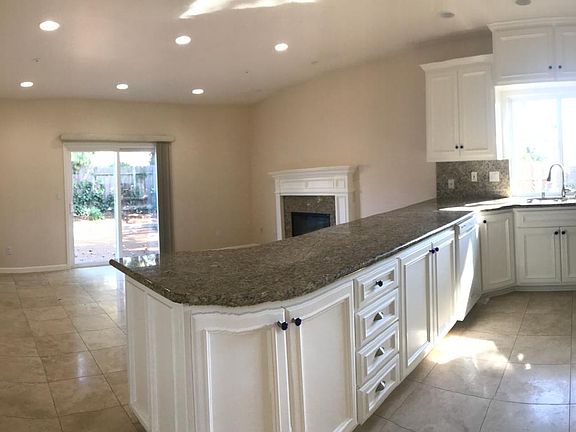 4th image of 2058 Maria Dr