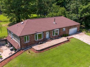 333 Blue Moon Rd, Carbondale, IL 62903