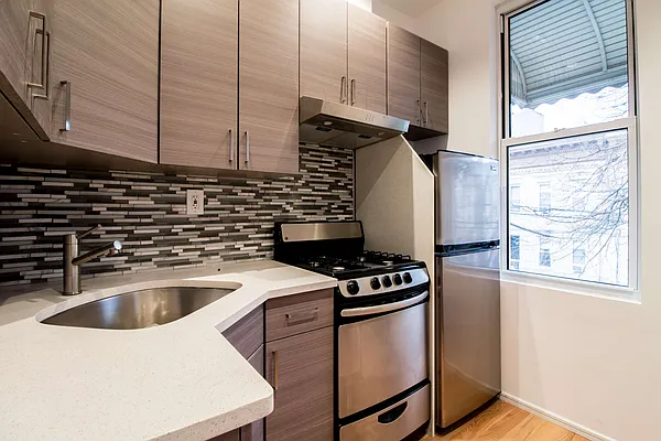 Rented by EXR | media 12