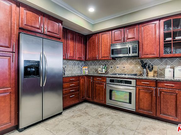 4th image of 4237 N Longridge Ave #202