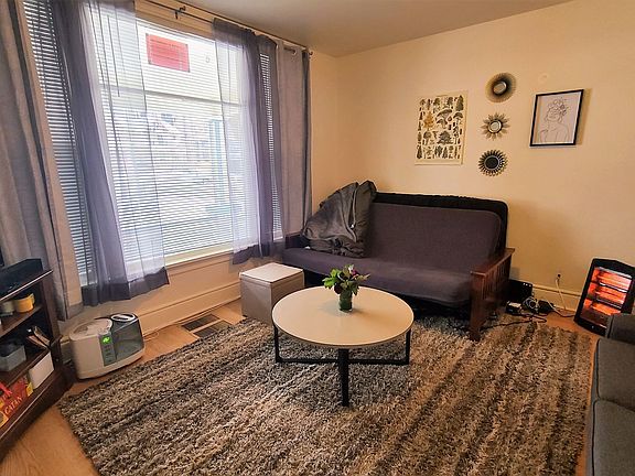 4th image of 412 W Washington Ave APT C