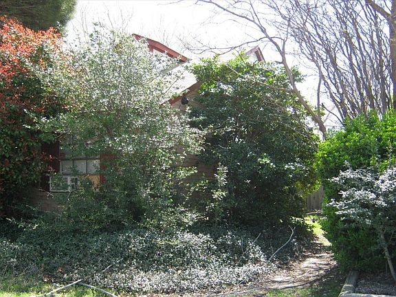 3rd image of 4813 N Colony Blvd