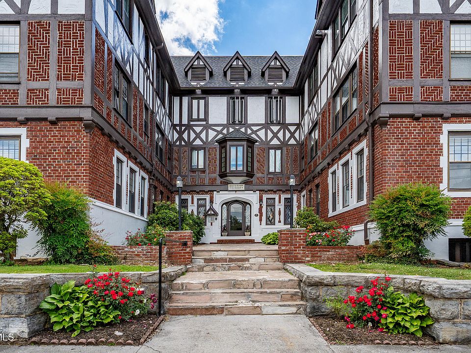 1st image of 701 W Locust St APT 34