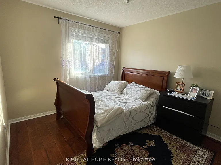 5654 Churchill Meadows Blvd — Photo 18