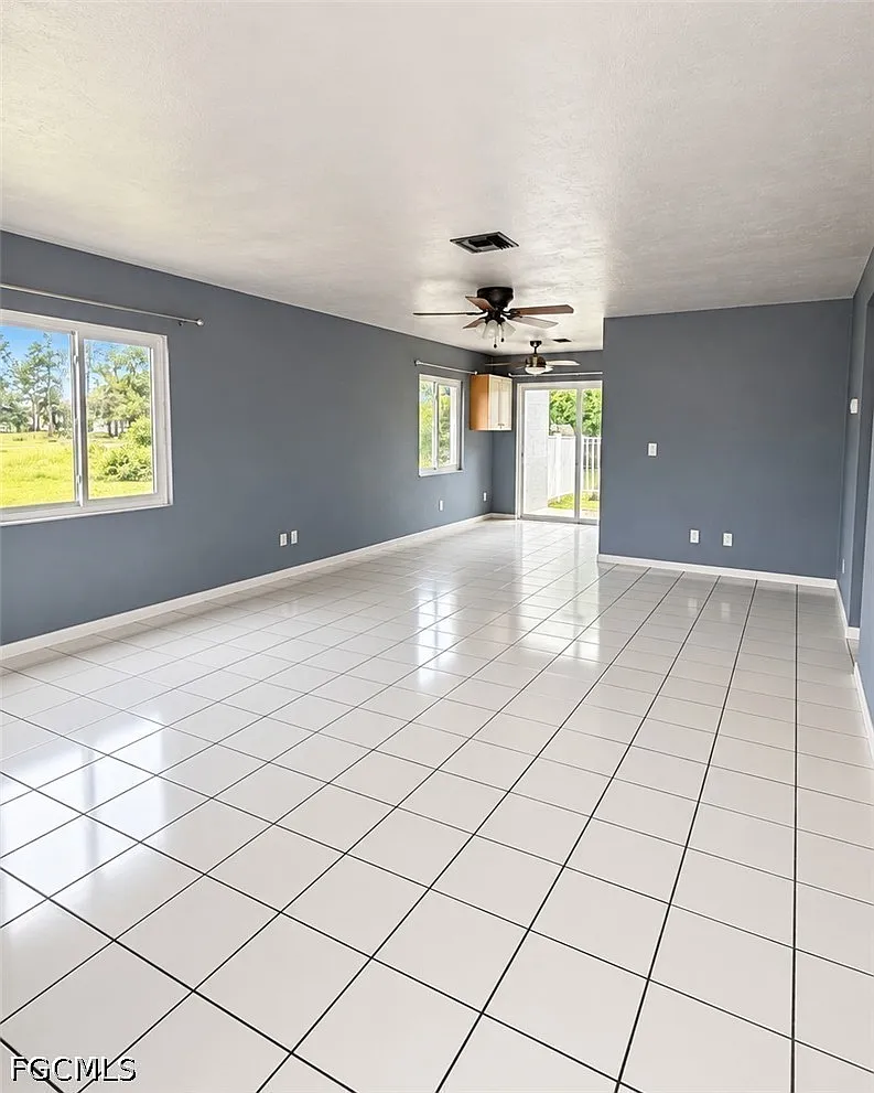 2 bed, 1.0 bath, 910 sqft, $2,200 — Photo 2