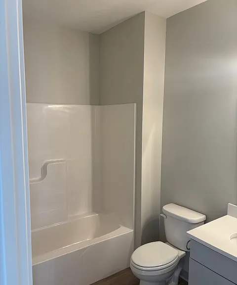 Lakeview Apartments — Photo 13
