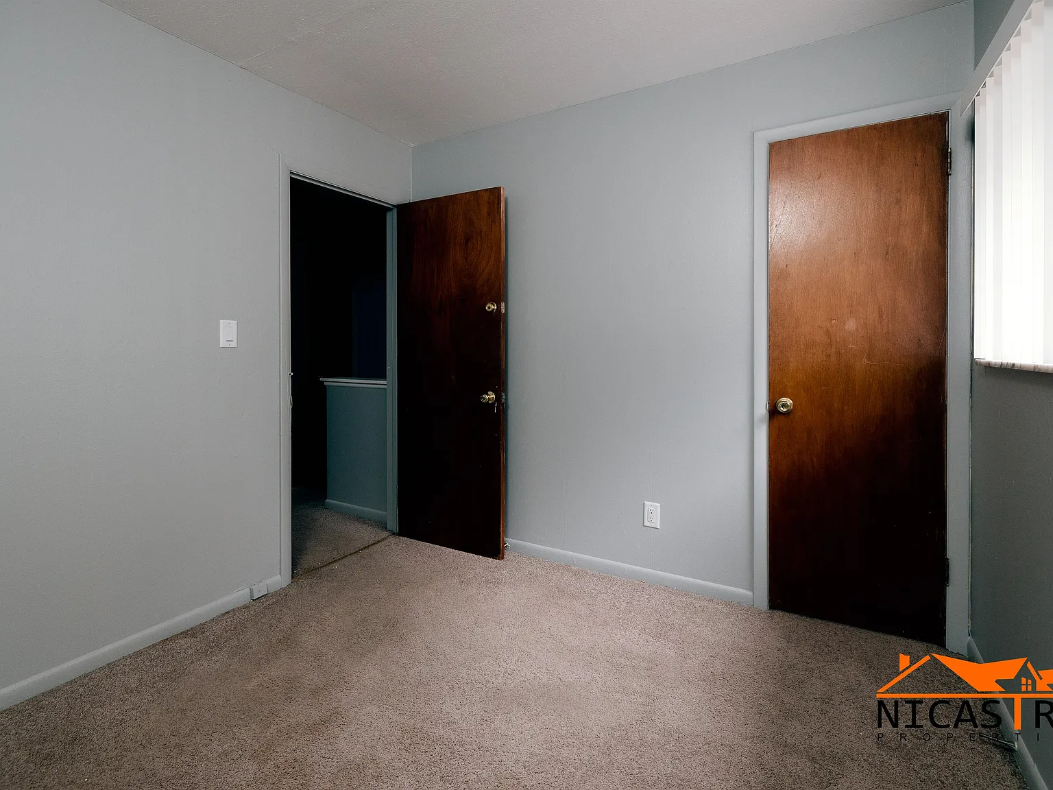 215 East Lane Avenue - C — Photo 1