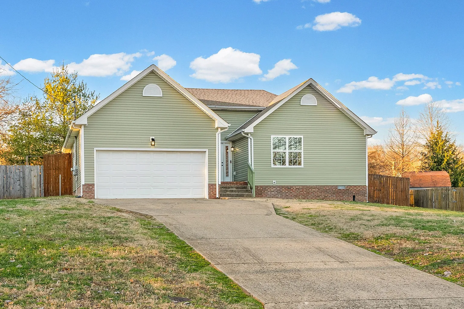 2608 Marymont Dr photo 1