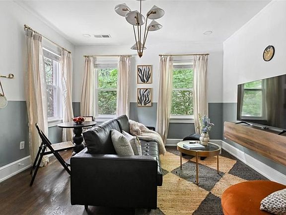 4th image of 1351 Oxford Rd #3