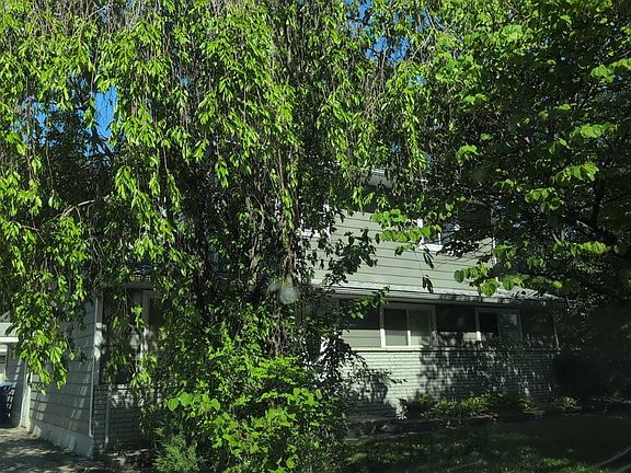 3rd image of 24055 Cunningham Ave