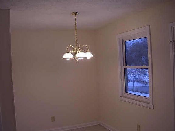 4th image of 8845 W Jackson St