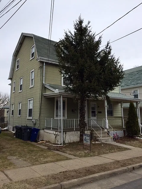1904 Fairview Ave photo 1
