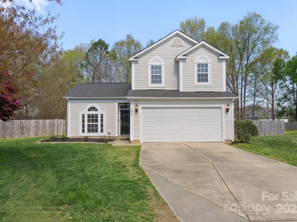 3904 Crimson Wing Dr, Indian Trail, NC 28079