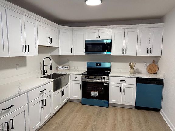5th image of 3405 Hyde Cir