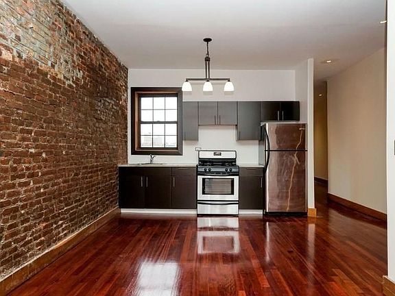 5th image of 360 Franklin Ave APT 4L