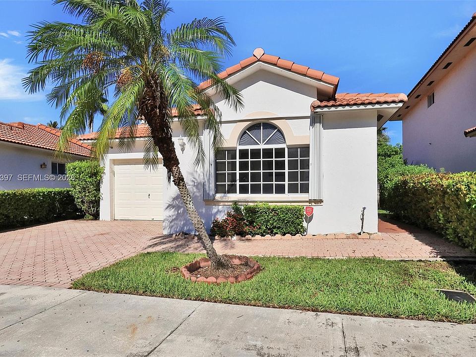 1st image of 127 Danielle Ct