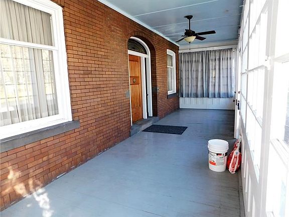 2nd image of 516 N Maple Ave