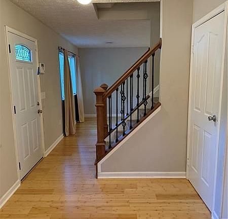 3rd image of 480 Roswell Farms Rd