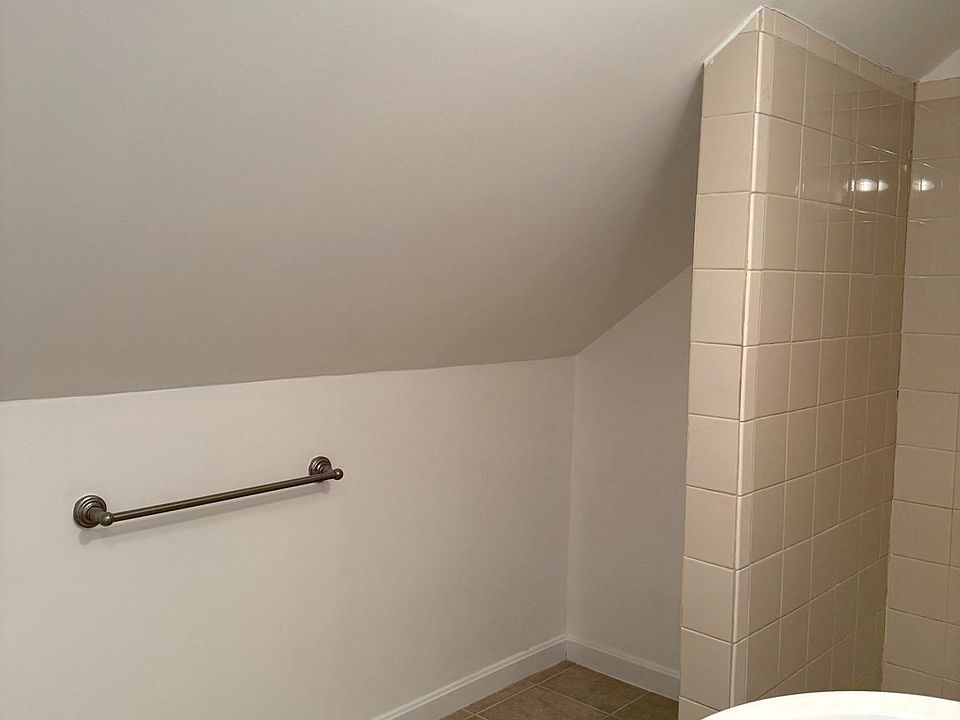 1st image of 23 Rendall Pl #23