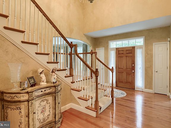 3rd image of 2195 Lois Ln